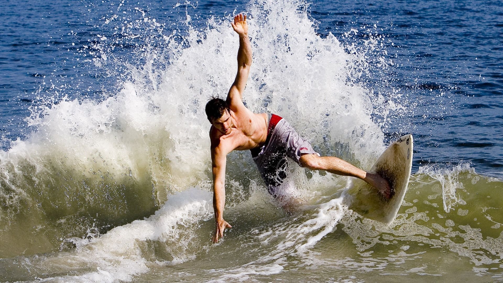 英超场场焦点：逆转、绝杀、精彩瞬间不断出现，英超上演焦点战